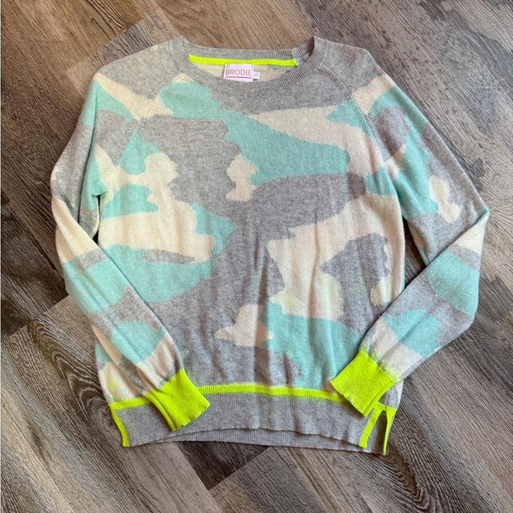 Brodie Blue Camo size Small Cashmere Sweater